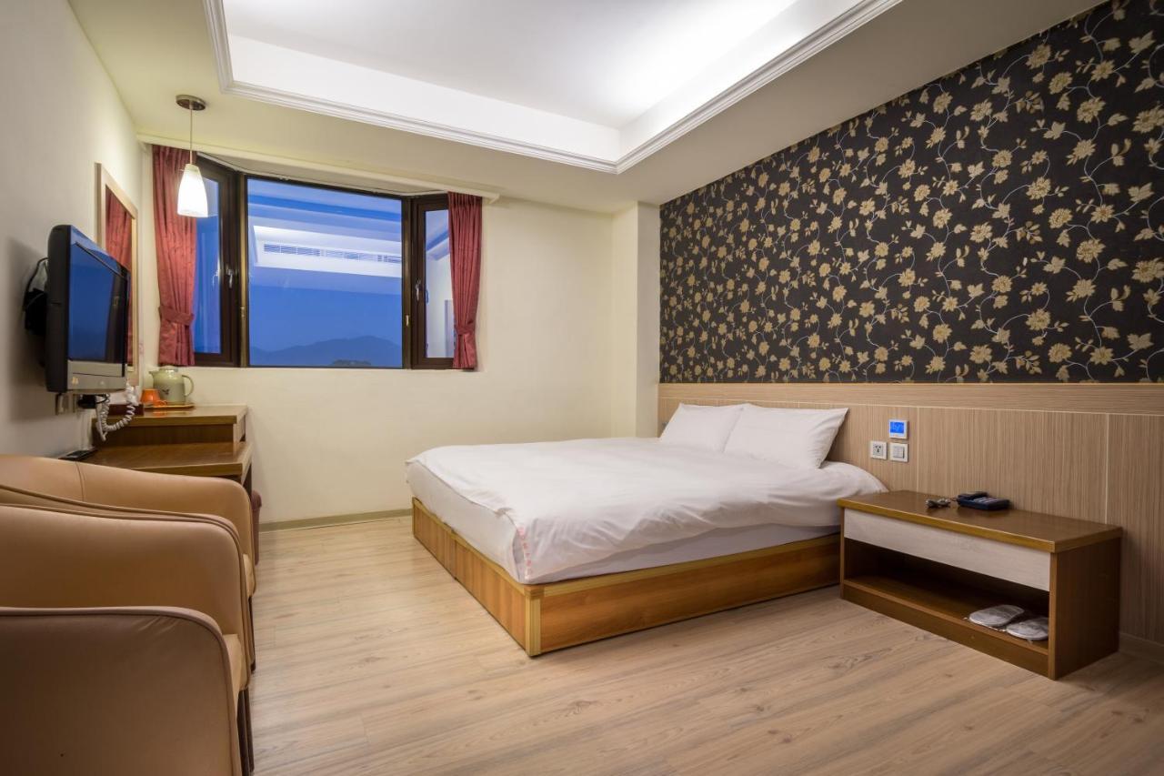Yadi Hotel Puli Exteriör bild